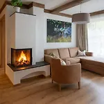 Alpinegold Residenz Hotel apartamentowy 4*